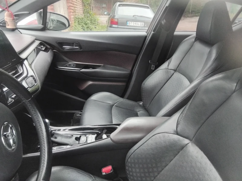 Toyota C-HR 4x4, Автоматик, Кожа, Навигация!, снимка 6 - Автомобили и джипове - 52801556