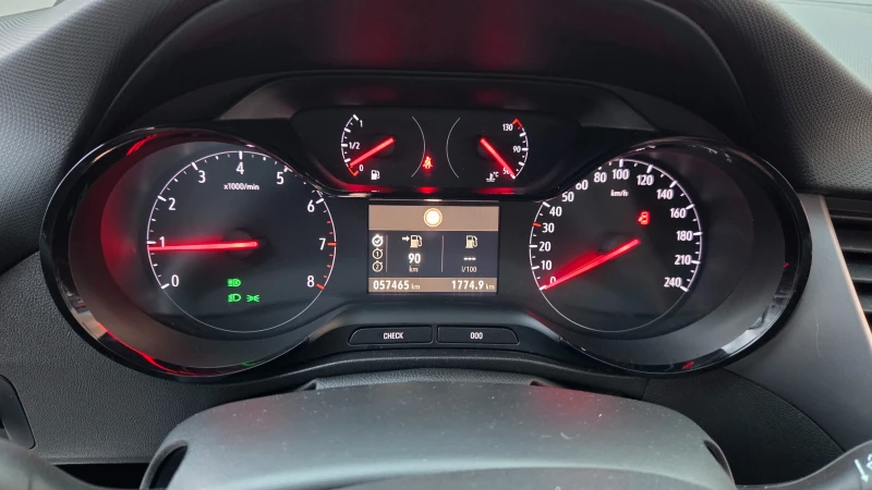 Opel Crossland X 1.2i AUT. 57000km, снимка 15 - Автомобили и джипове - 52921298