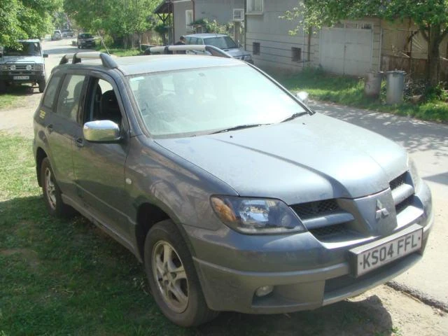 Mitsubishi Outlander 2.4 i, снимка 4 - Автомобили и джипове - 46834231