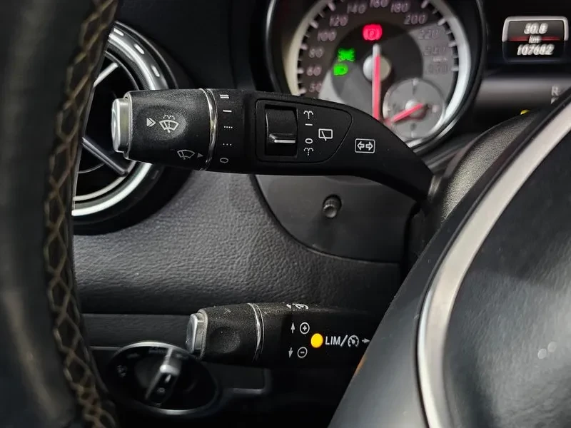 Mercedes-Benz GLA 200 Cdi, снимка 14 - Автомобили и джипове - 55103150