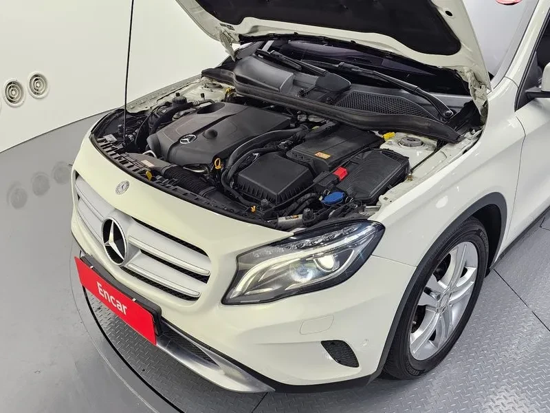 Mercedes-Benz GLA 200 Cdi, снимка 6 - Автомобили и джипове - 55103150