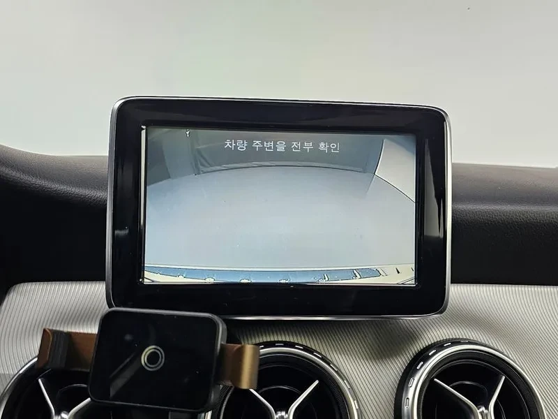 Mercedes-Benz GLA 200 Cdi, снимка 17 - Автомобили и джипове - 55103150