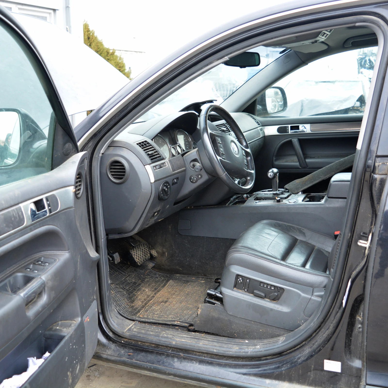 VW Touareg 3.0 TDI  CASA, снимка 6 - Автомобили и джипове - 27468841