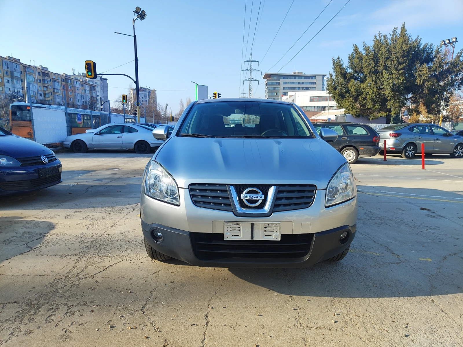 Nissan Qashqai 2.0i 16v - изображение 2