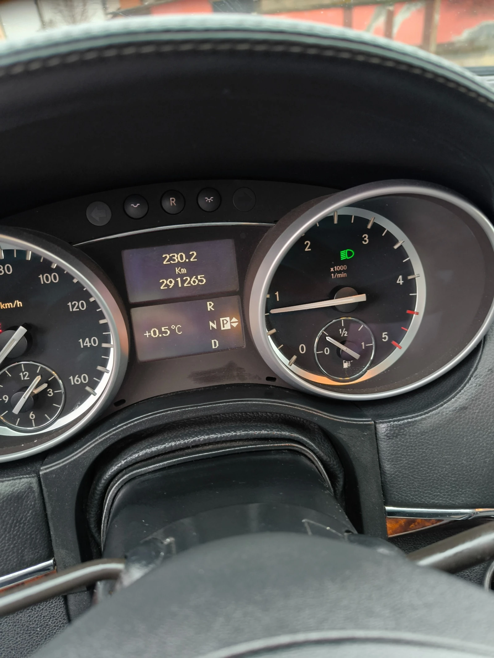 Mercedes-Benz GL 350  - изображение 7
