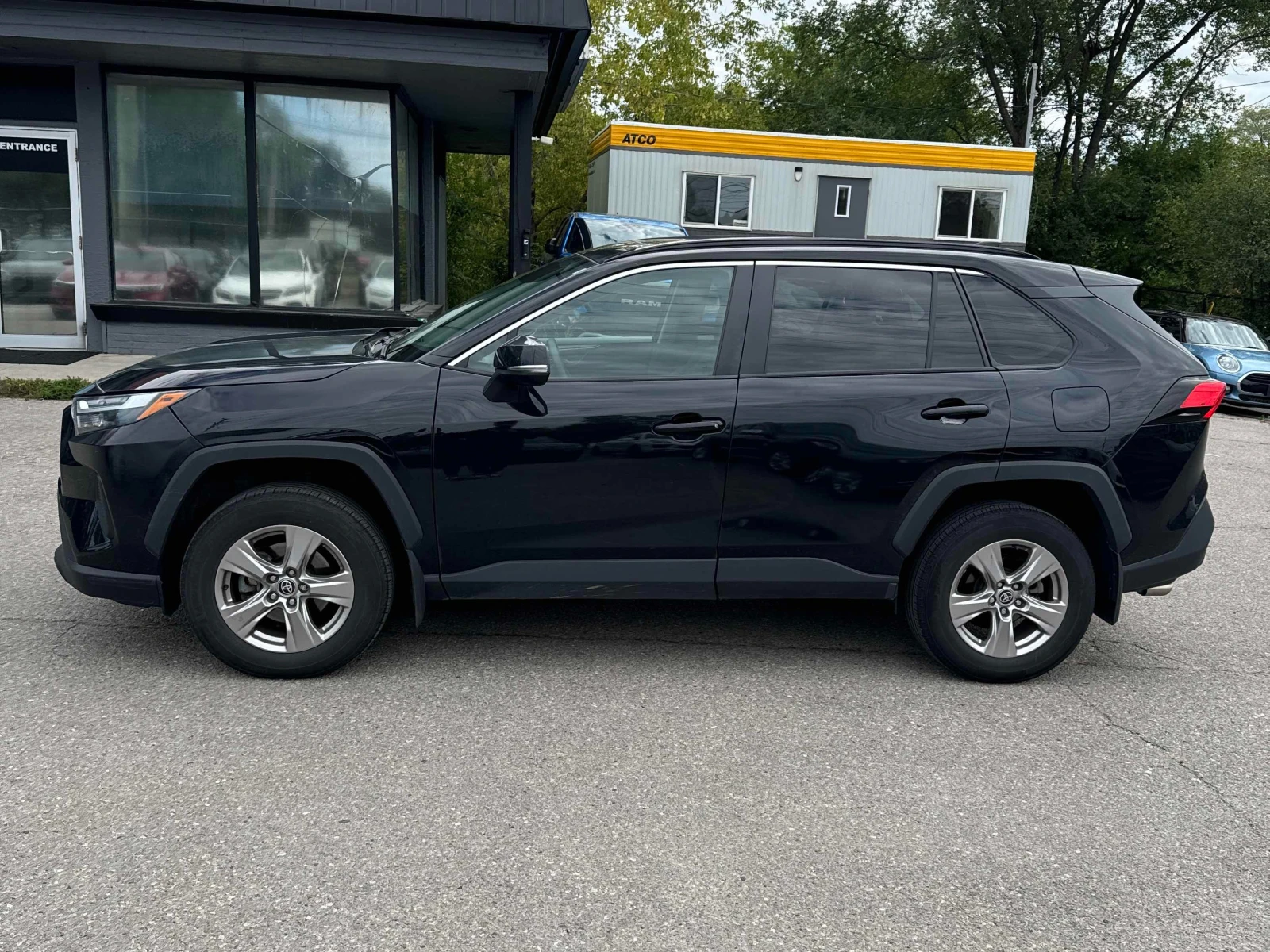 Toyota Rav4 XLE CARFAX АВТО КРЕДИТ  - изображение 5