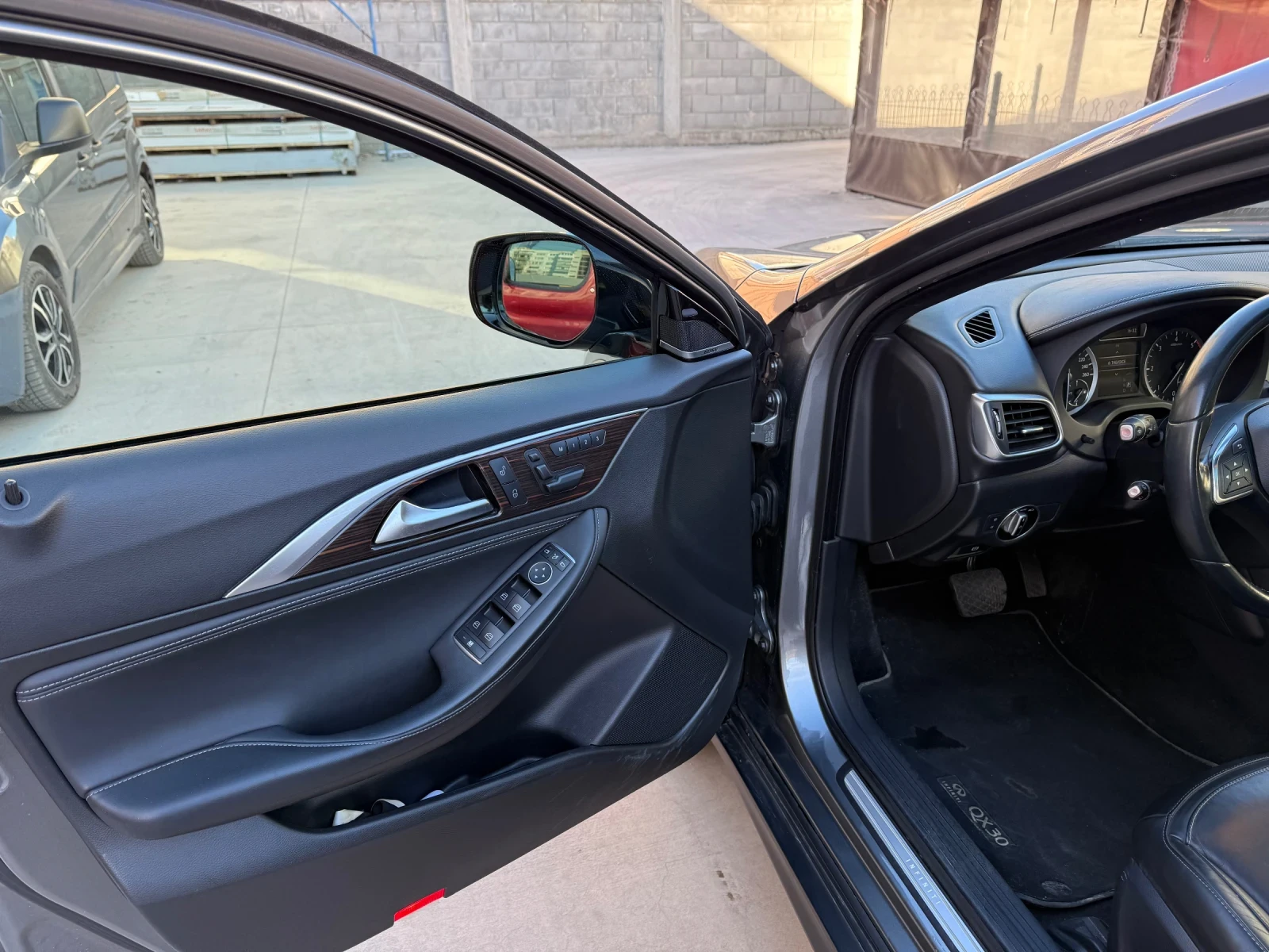 Infiniti QX30 2.2 AWD Full екстри - изображение 7