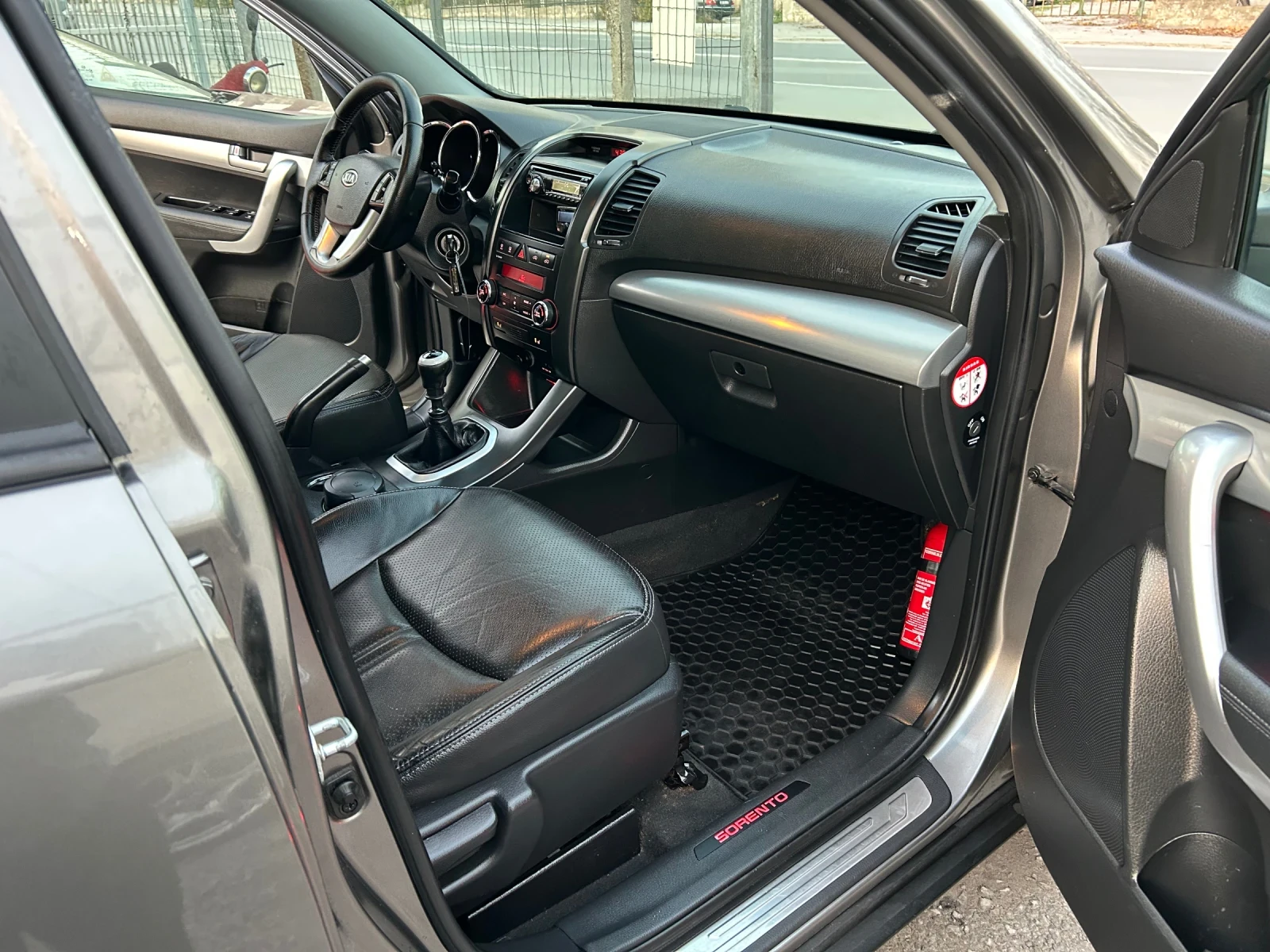 Kia Sorento 2.2CRDi 197k.c. 4WD FULL - изображение 10