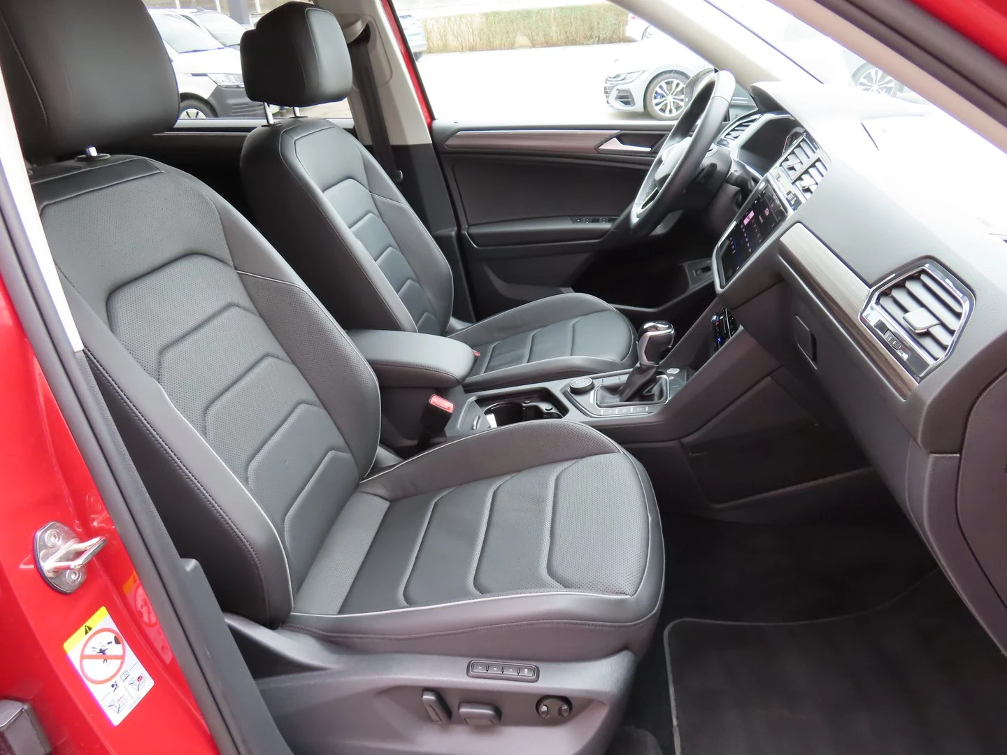 VW Tiguan LWB PA Elegance 2.0TDI 4MOT DSG - изображение 8