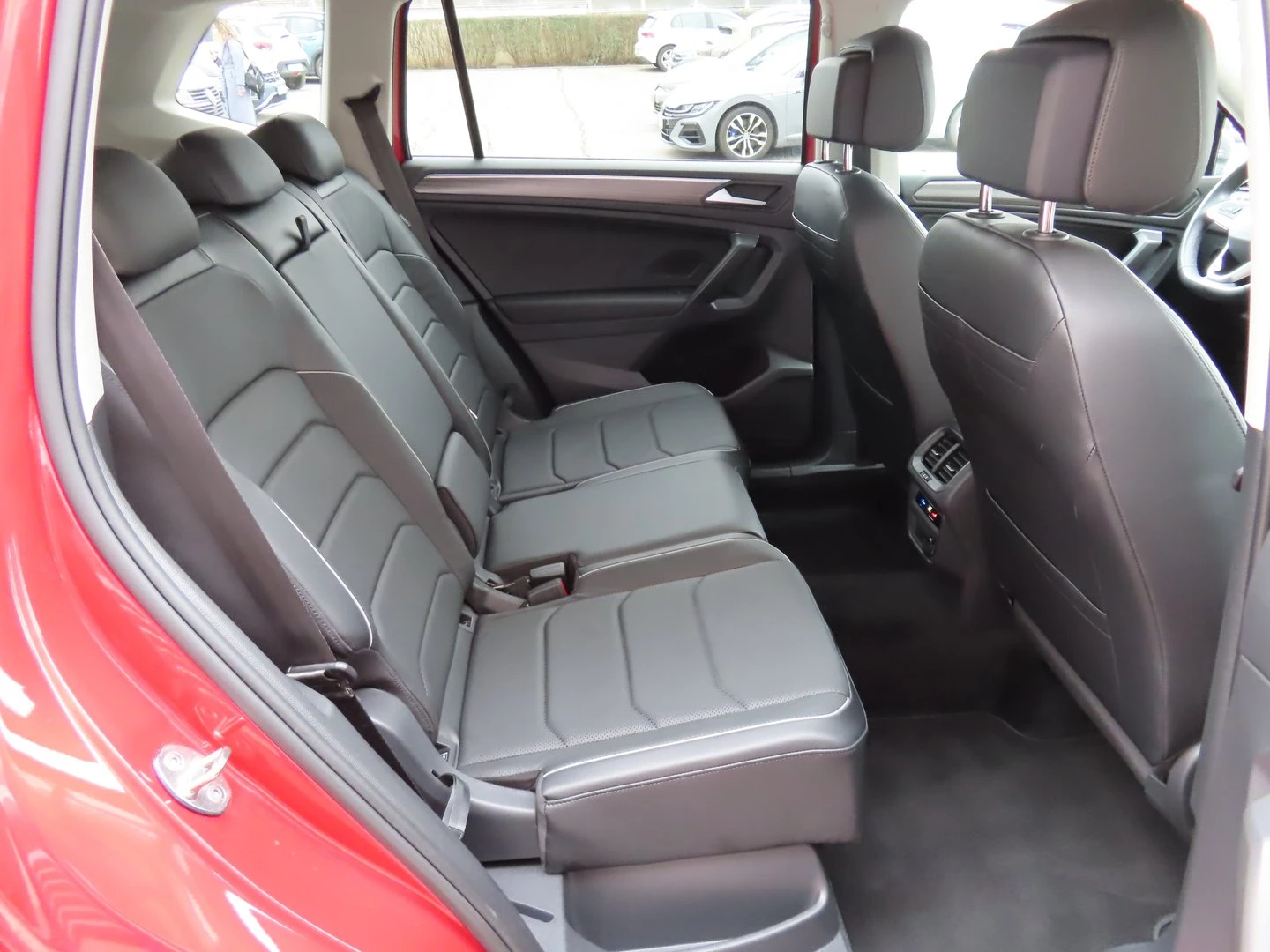 VW Tiguan LWB PA Elegance 2.0TDI 4MOT DSG - изображение 9