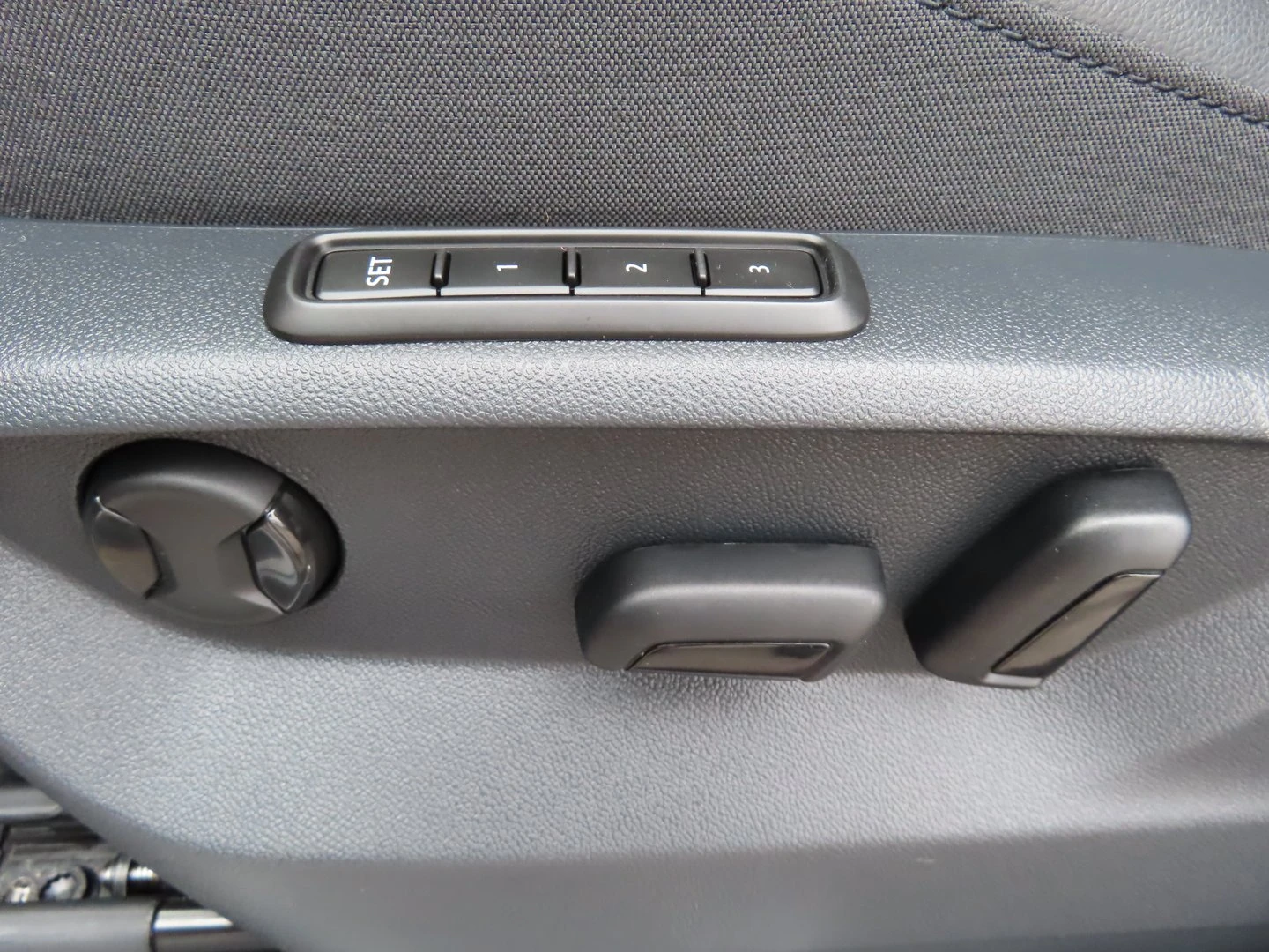 VW Tiguan LWB PA Elegance 2.0TDI 4MOT DSG - изображение 7