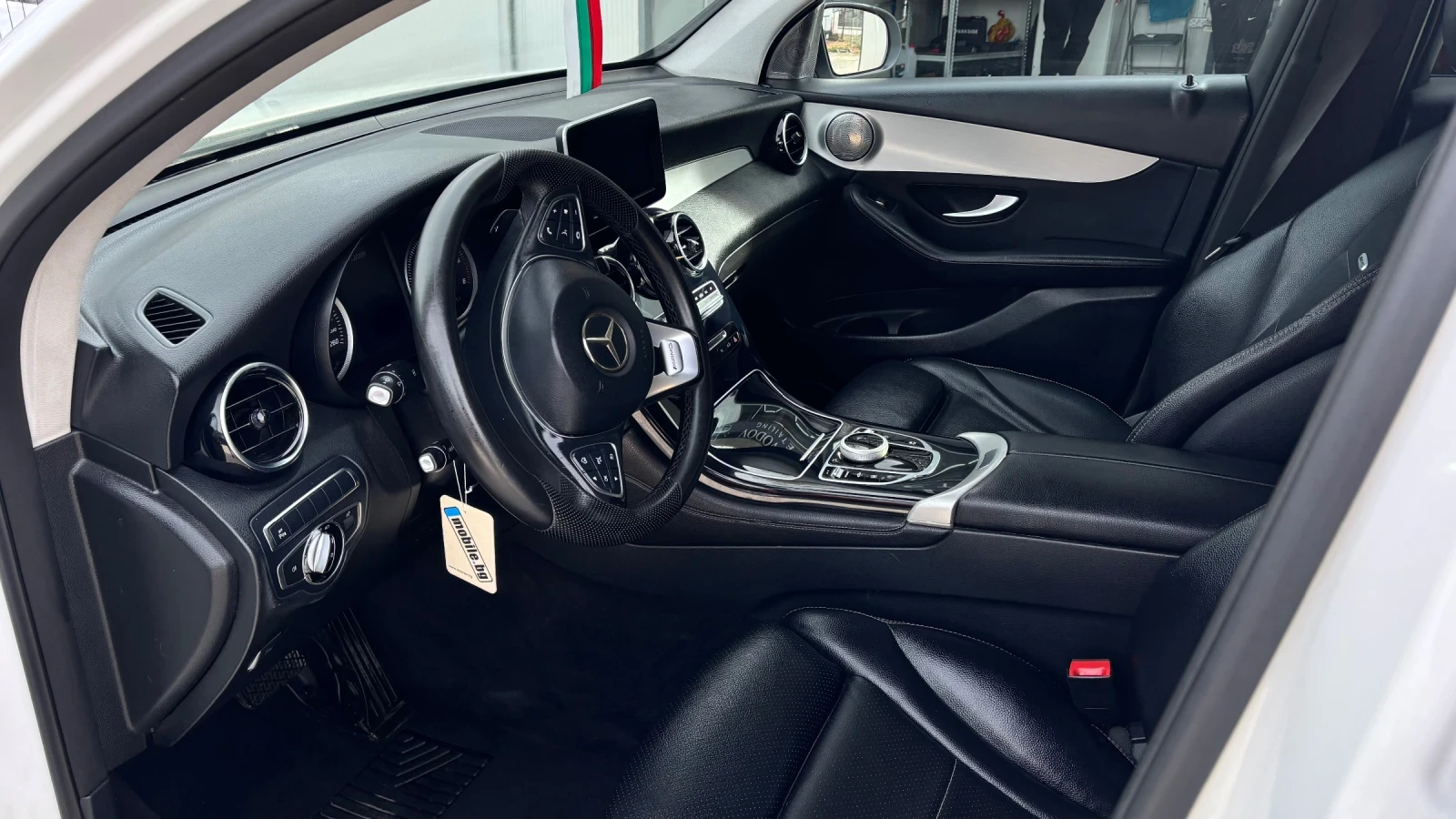 Mercedes-Benz GLC 220 С регистрация платено всичко - изображение 7