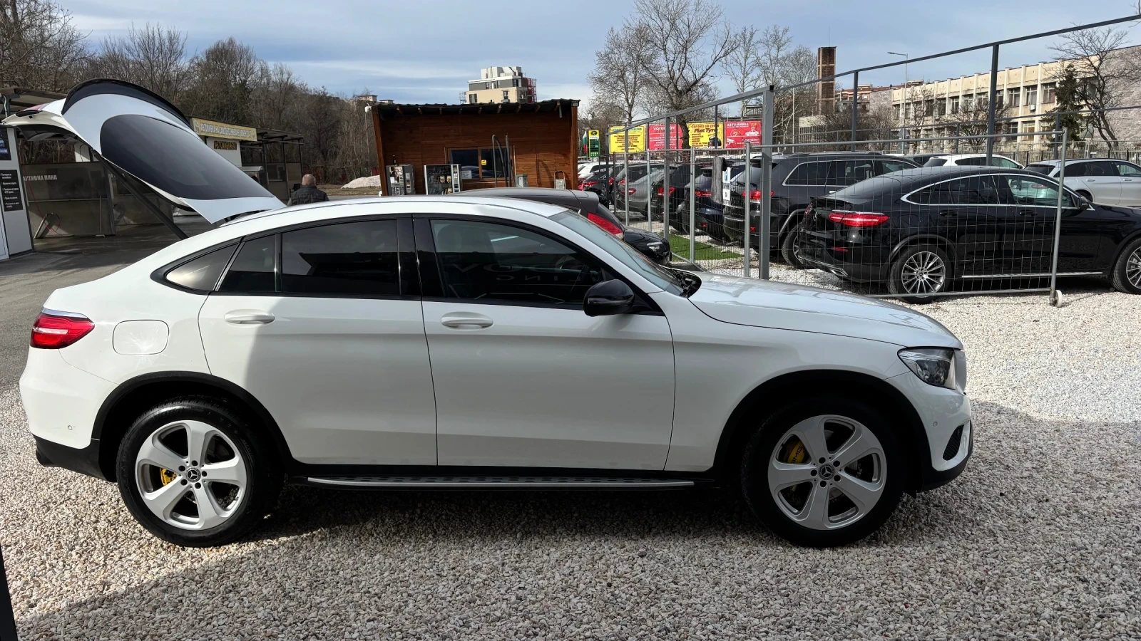 Mercedes-Benz GLC 220 С регистрация платено всичко - изображение 6