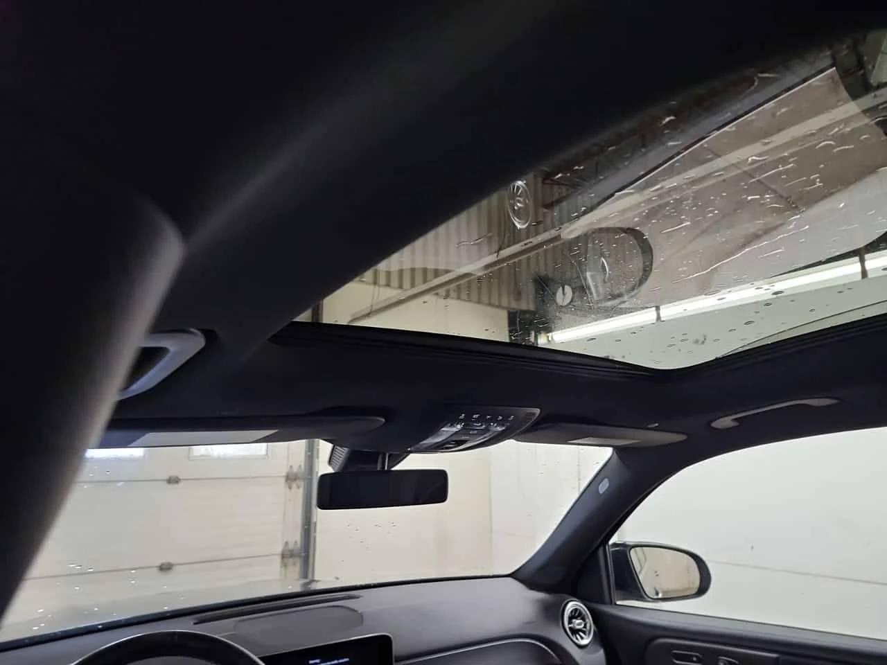 Mercedes-Benz GLB 250  CARFAX, снимка 12 - Автомобили и джипове - 54211995