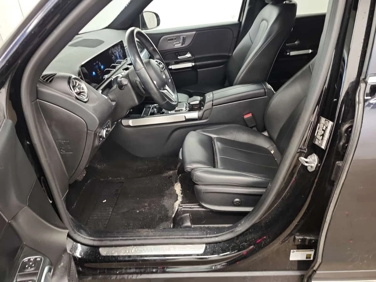 Mercedes-Benz GLB 250  CARFAX, снимка 5 - Автомобили и джипове - 54211995