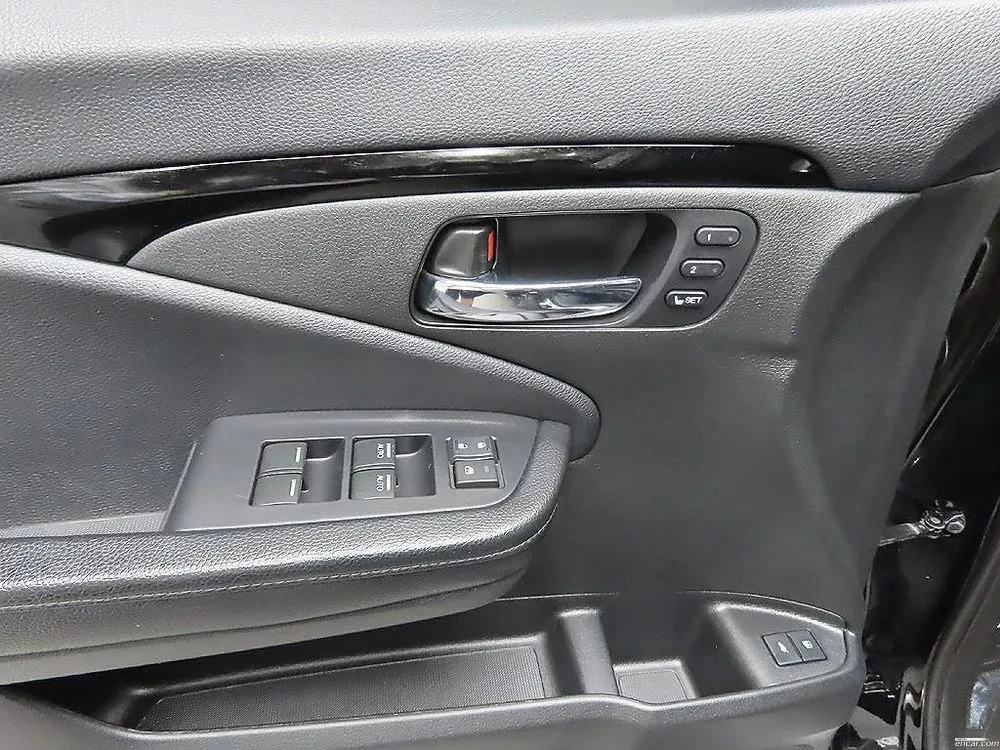Honda Pilot ДИСТРОНИК* ПОДГРЕВ НА ВОЛАН* ОБДУХ* ТВ* 7 МЕСТА, снимка 11 - Автомобили и джипове - 54849109