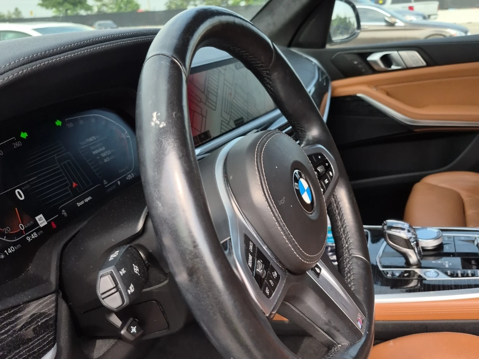 BMW X7 40I * M ПАКЕТ * SWAROVSKI * 360 * 7 МЕСТА * CARFAX, снимка 9 - Автомобили и джипове - 55094962