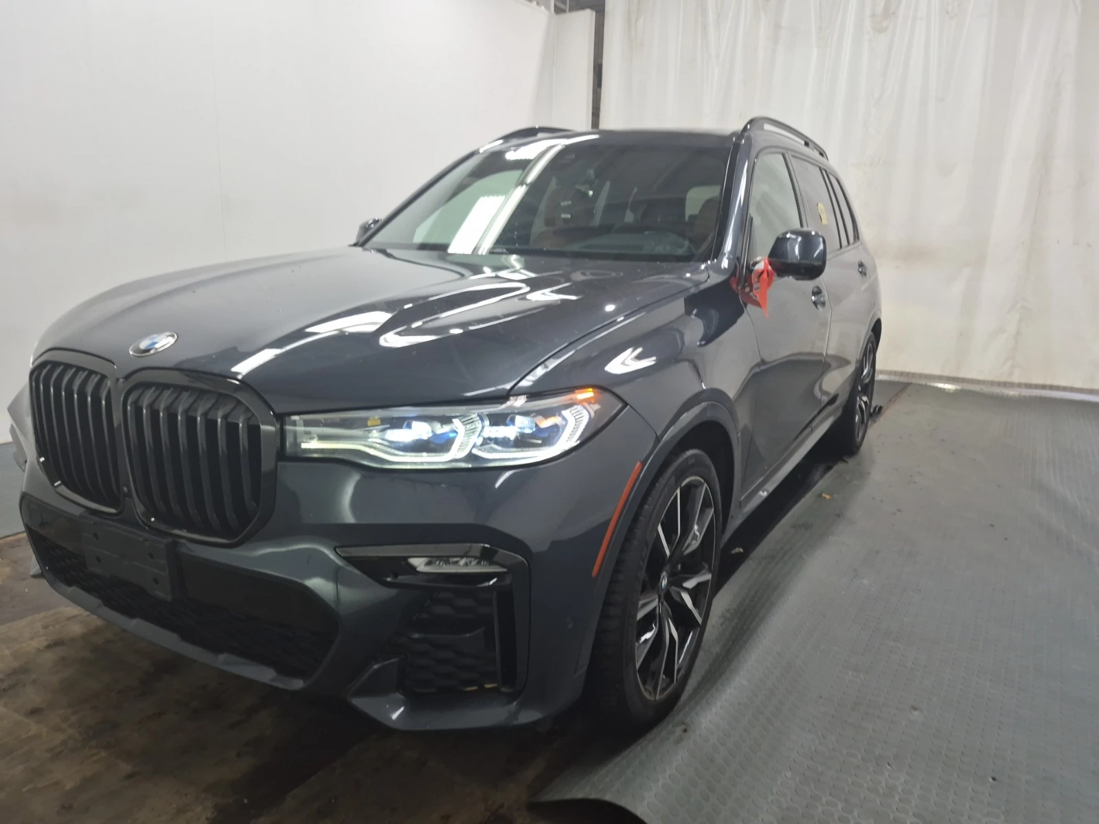 BMW X7 40I * M ПАКЕТ * SWAROVSKI * 360 * 7 МЕСТА * CARFAX