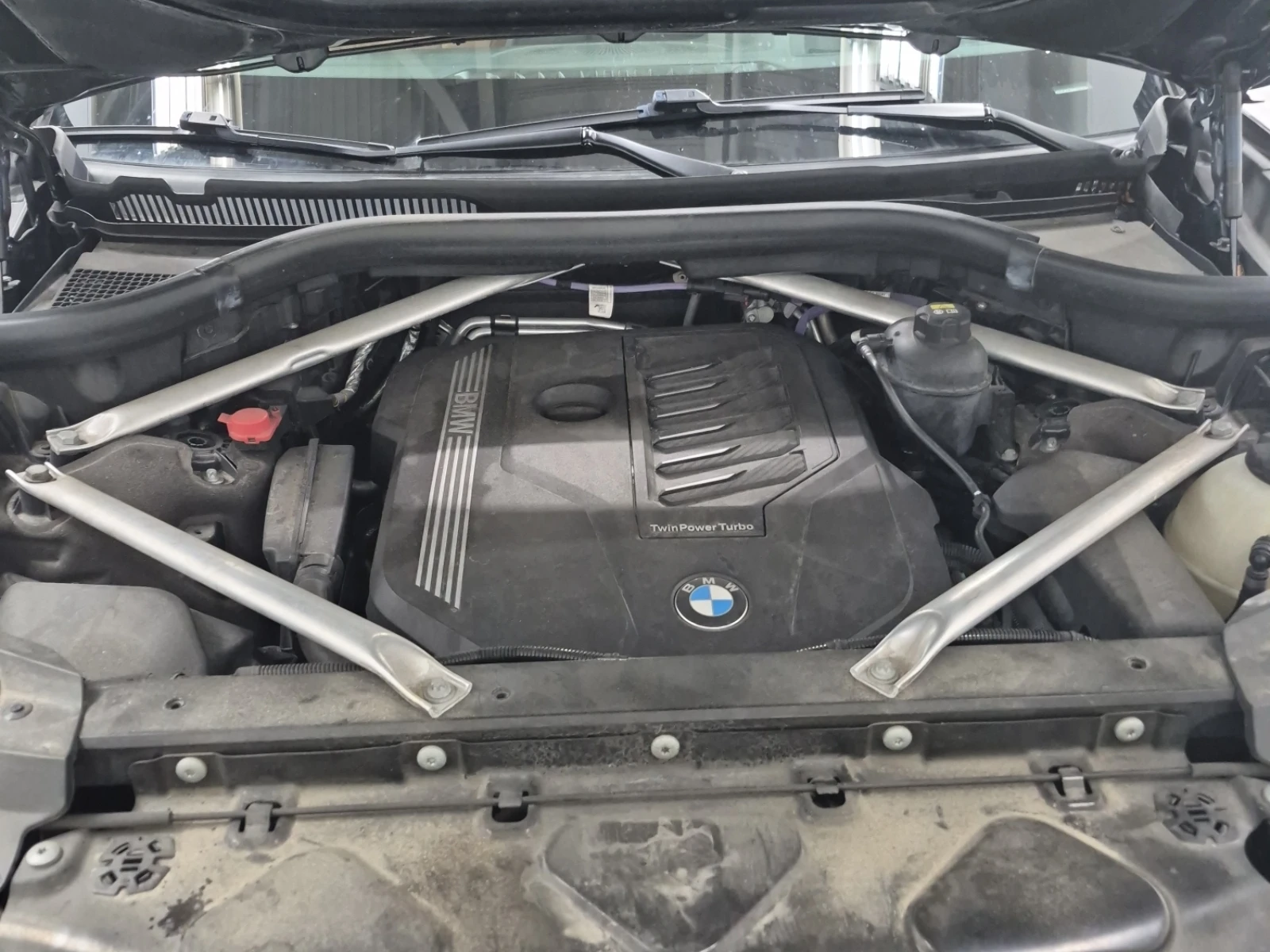 BMW X7 40I * M ПАКЕТ * SWAROVSKI * 360 * 7 МЕСТА * CARFAX, снимка 17 - Автомобили и джипове - 55094962