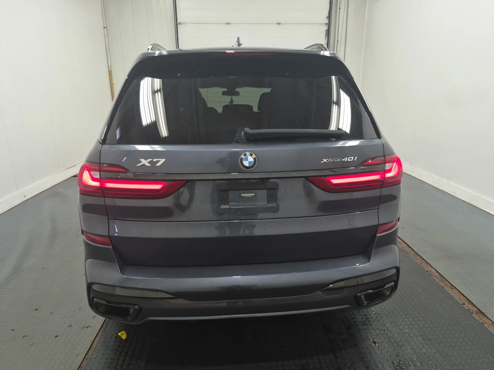 BMW X7 40I * M ПАКЕТ * SWAROVSKI * 360 * 7 МЕСТА * CARFAX, снимка 5 - Автомобили и джипове - 55094962