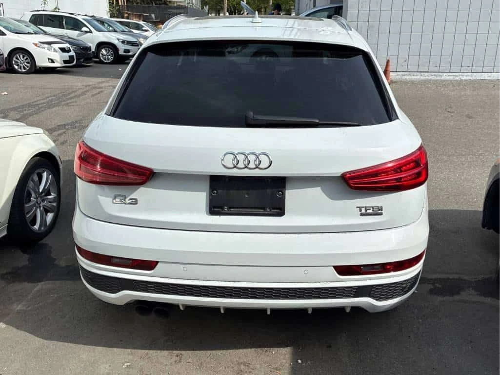 Audi Q3 Technik | CARFAX | АВТОКРЕДИТ БЕЗ ПЪРВОНАЧАЛНА , снимка 4 - Автомобили и джипове - 55482754