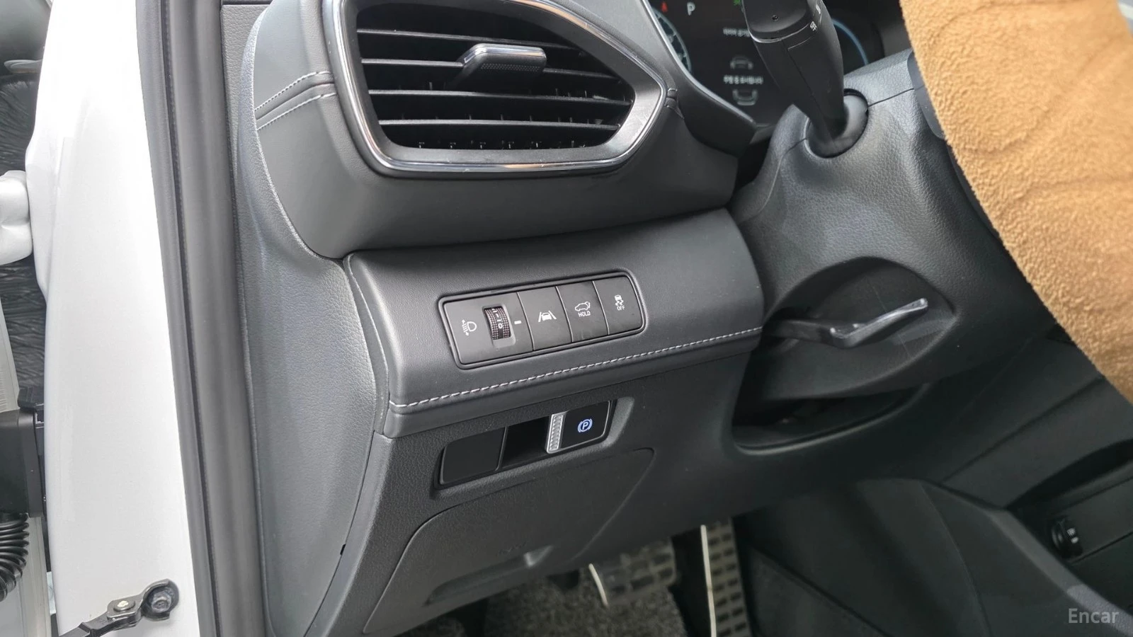 Hyundai Santa fe HYBRID* 4WD* CALLIGRAPHY* 360* HUD* ОБДУХВАНЕ* ПОД, снимка 13 - Автомобили и джипове - 55491720