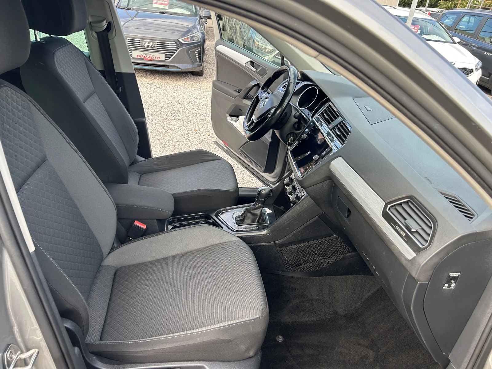 VW Tiguan 2.0TDI EURO6D, снимка 15 - Автомобили и джипове - 56287988