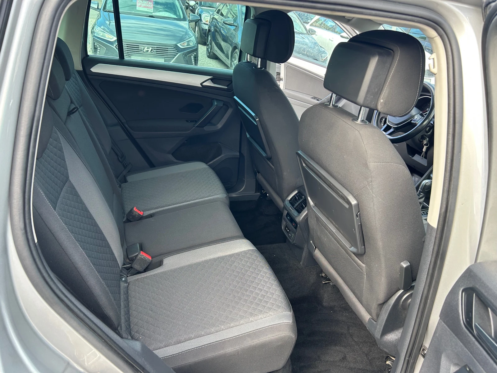 VW Tiguan 2.0TDI EURO6D, снимка 11 - Автомобили и джипове - 56287988