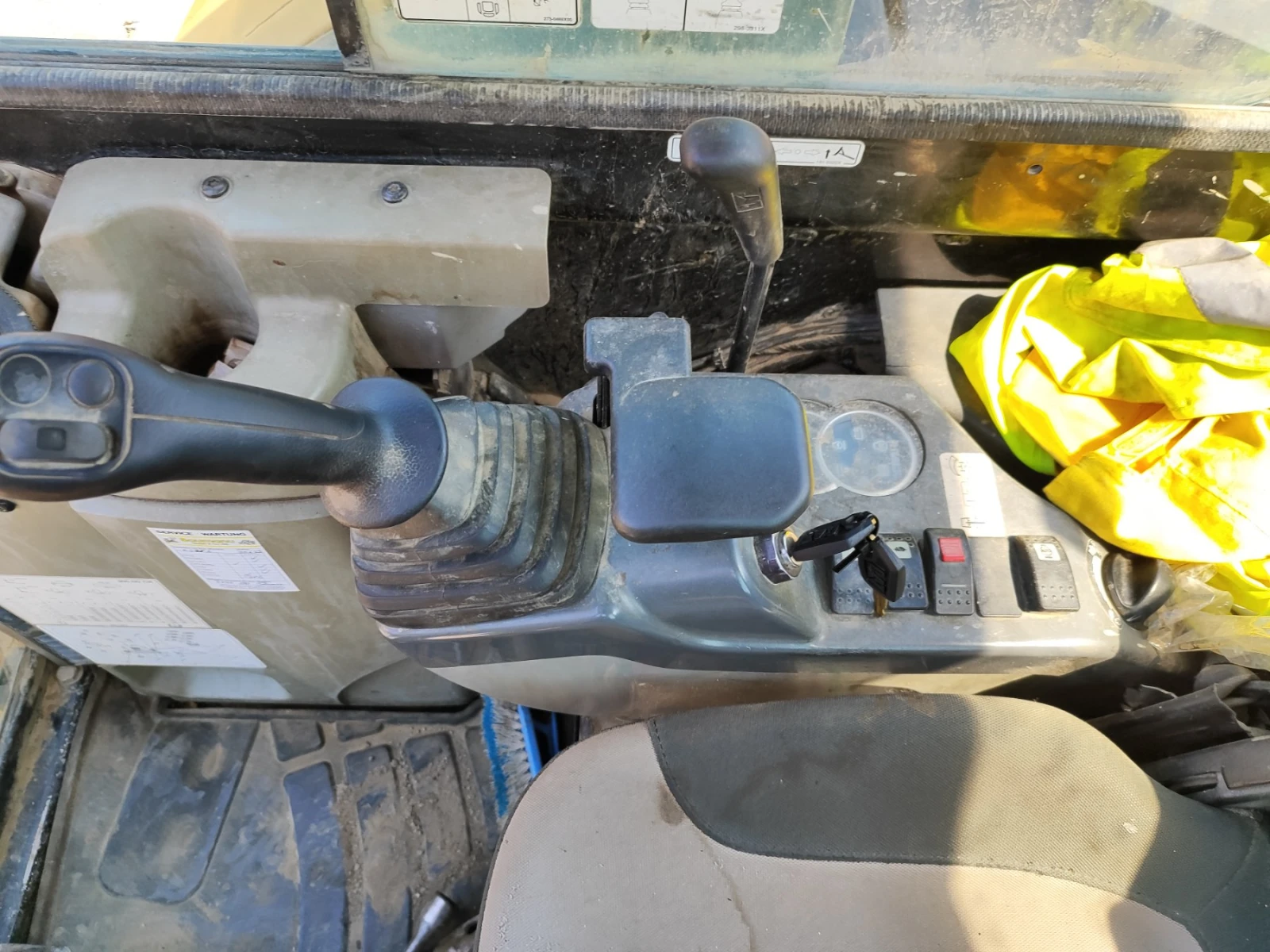  Caterpillar 305.5D | Mobile.bg   12