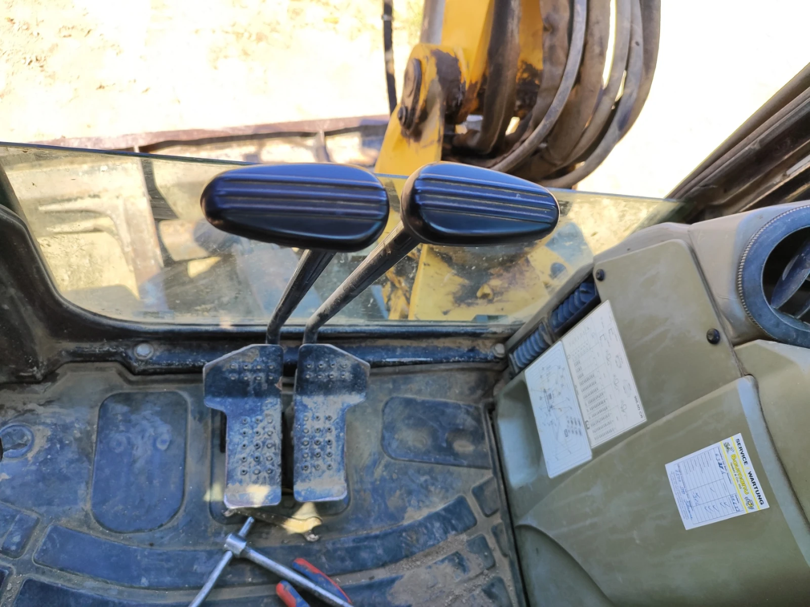  Caterpillar 305.5D | Mobile.bg   16