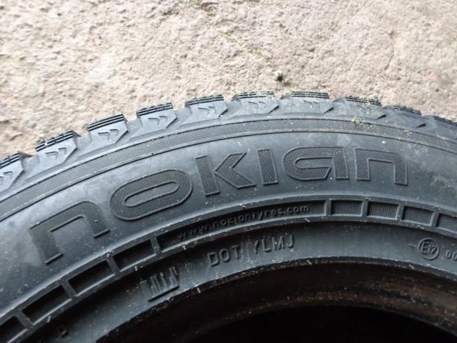 Гуми Зимни 215/65R16, снимка 6 - Гуми и джанти - 12731416