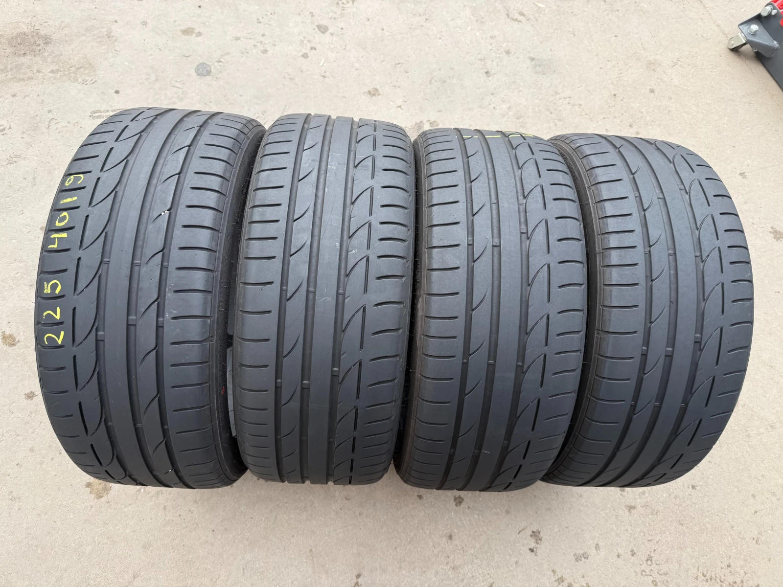 Гуми Летни 225/40R19