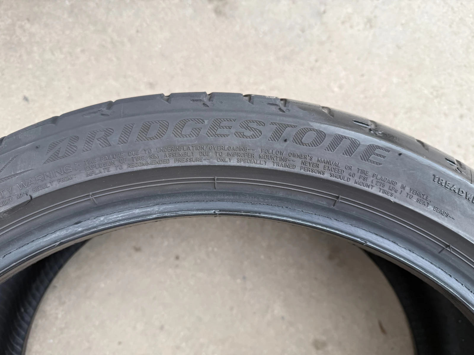 Гуми Летни 225/40R19, снимка 9 - Гуми и джанти - 53932763