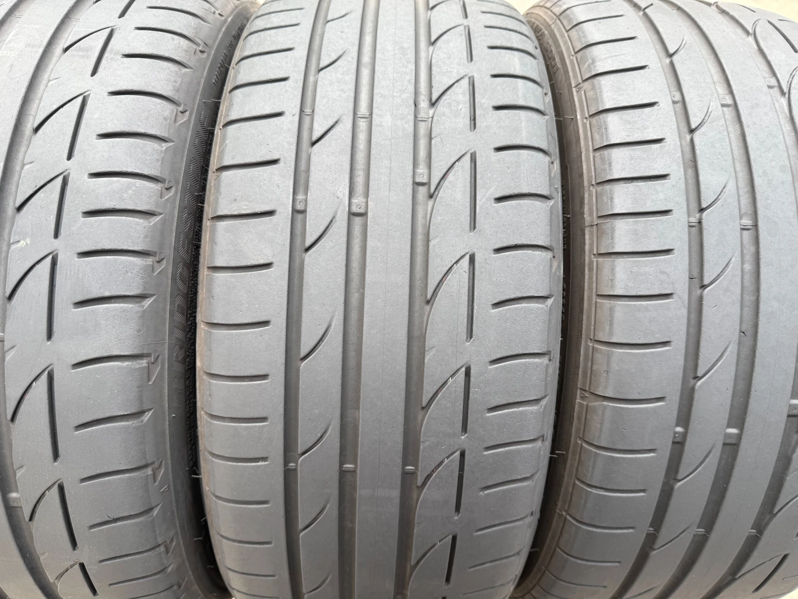 Гуми Летни 225/40R19, снимка 6 - Гуми и джанти - 53932763