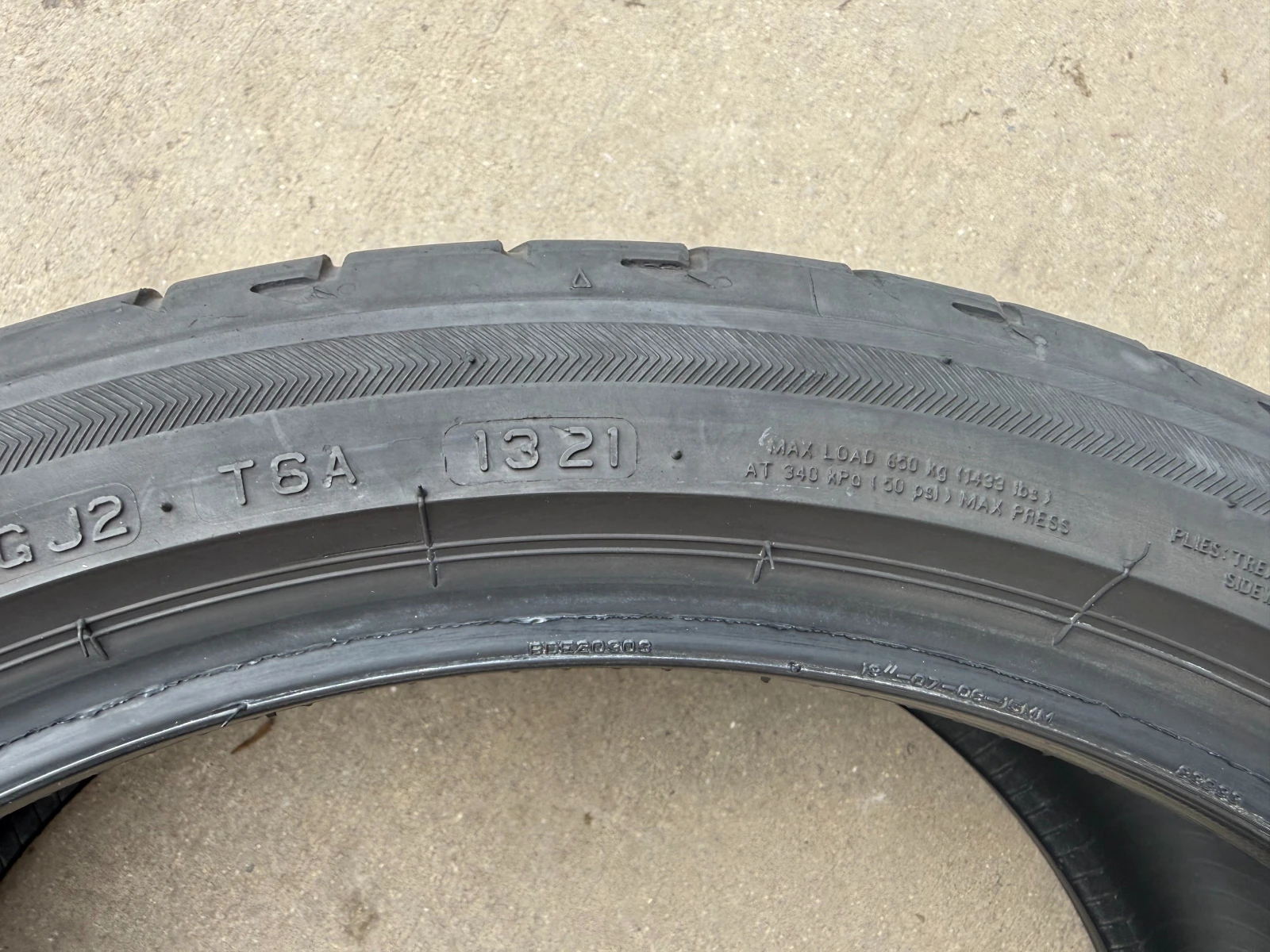 Гуми Летни 225/40R19, снимка 8 - Гуми и джанти - 53932763
