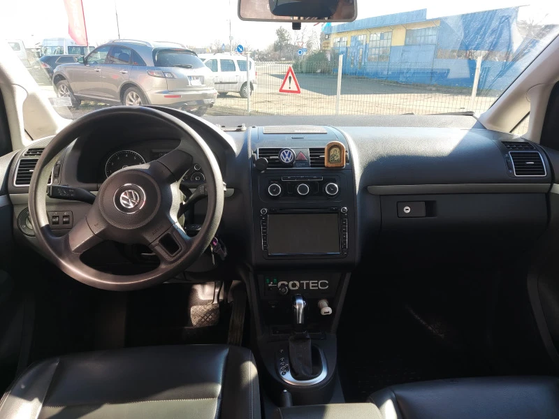 VW Touran 1.4tsi газ, снимка 6 - Автомобили и джипове - 47528003