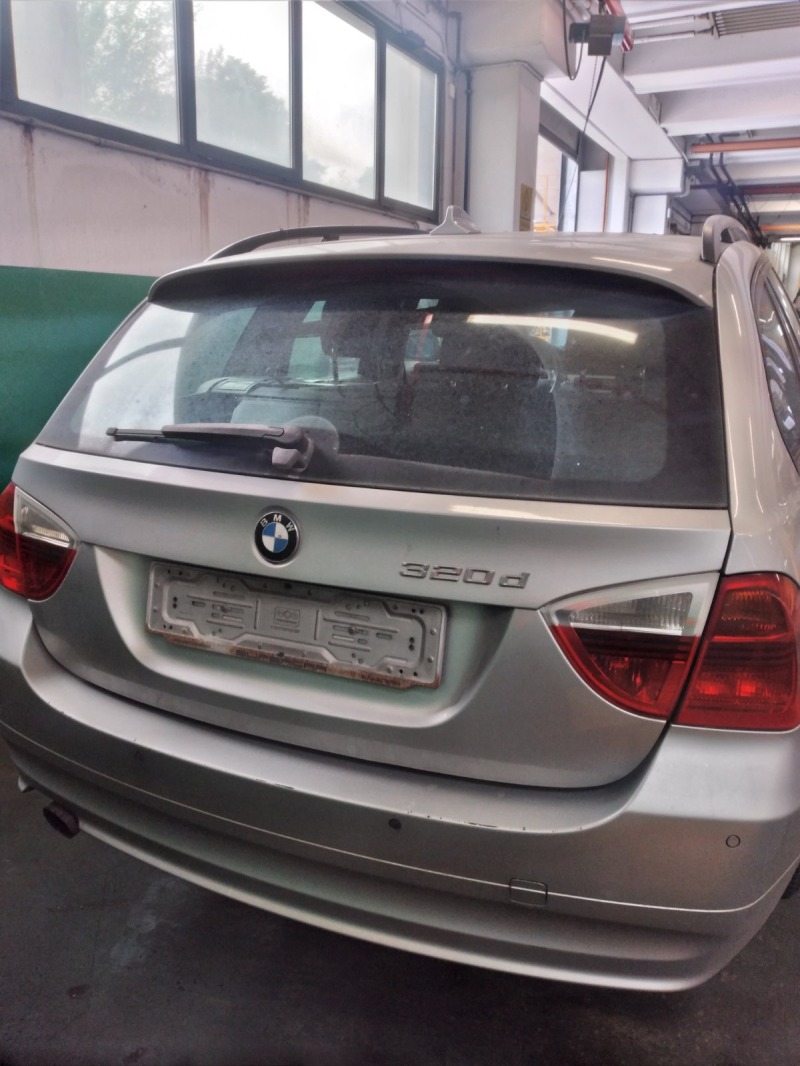 BMW 320 2.0d, снимка 11 - Автомобили и джипове - 45934944