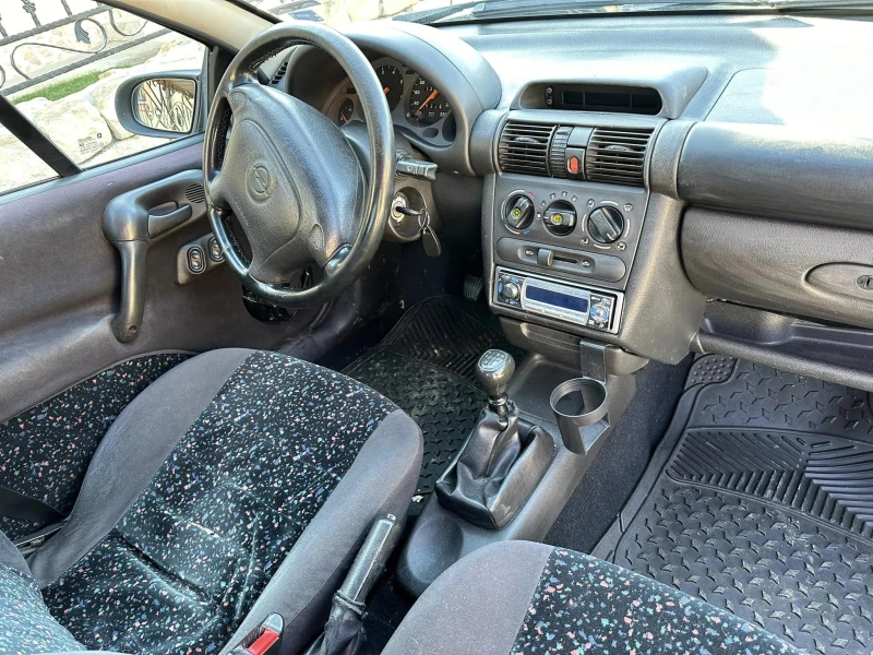 Opel Tigra 1.4 klima, снимка 3 - Автомобили и джипове - 48009158