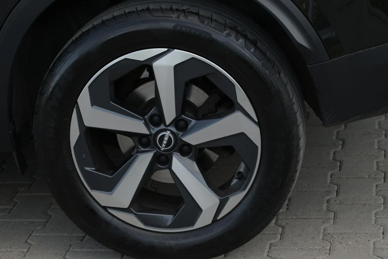 Nissan Qashqai ГАРАНЦИЯ* * N-Connecta* * 360 камери, снимка 10 - Автомобили и джипове - 51531360