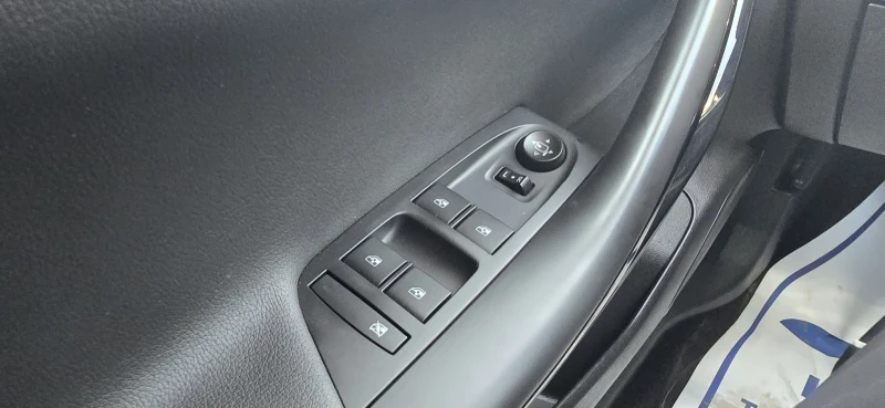 Opel Astra 1.4 Turbo, снимка 14 - Автомобили и джипове - 50005711