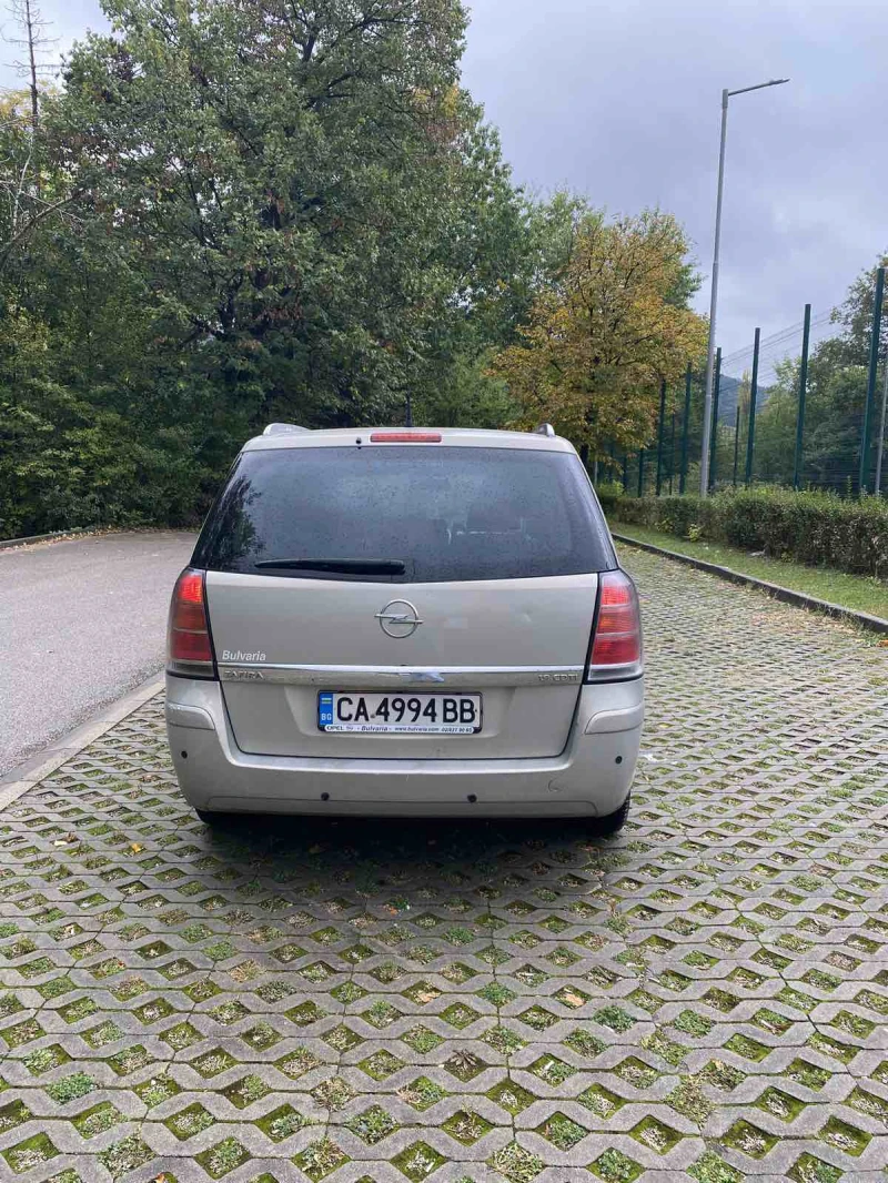Opel Zafira Реални км, снимка 4 - Автомобили и джипове - 52507848