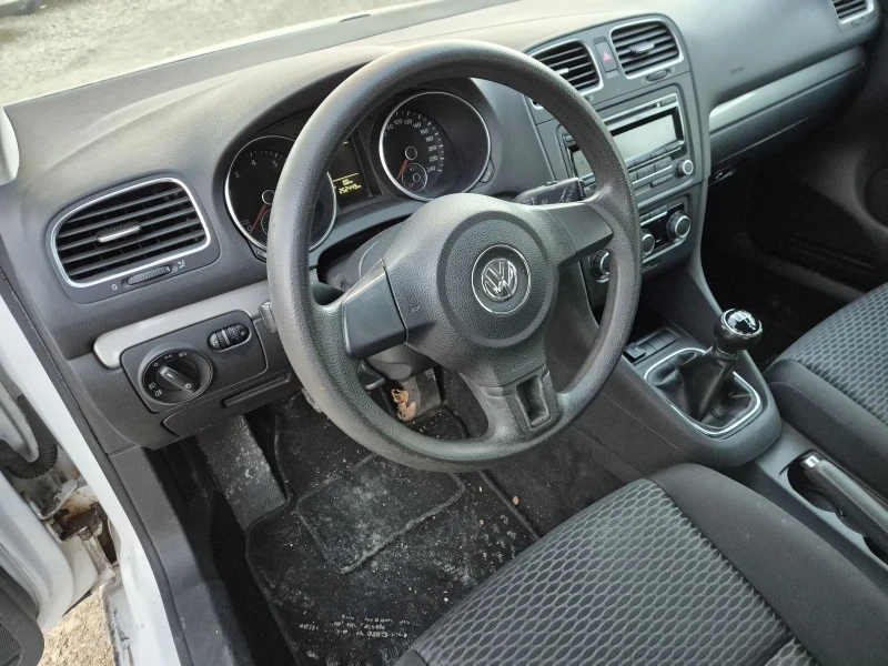 VW Golf 1.6 LPG, снимка 7 - Автомобили и джипове - 53114940