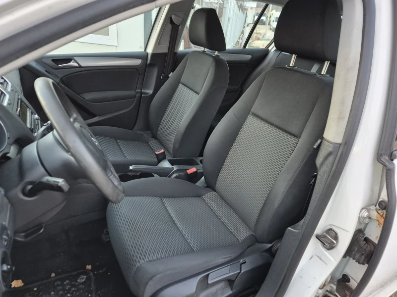 VW Golf 1.6 LPG, снимка 6 - Автомобили и джипове - 53114940