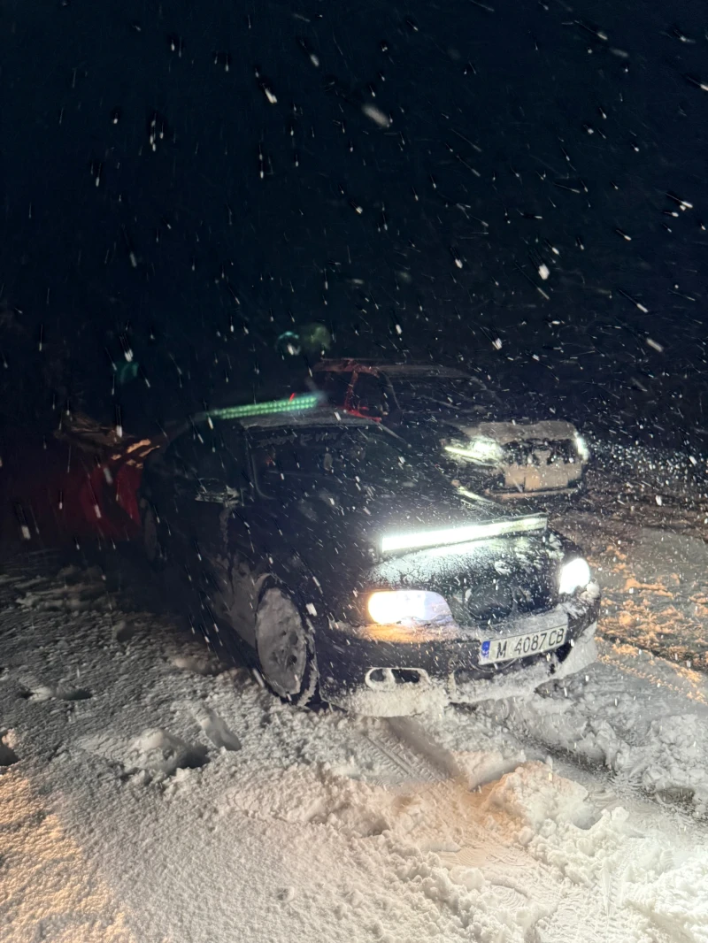 BMW 320 Coupe Зимарка, снимка 2 - Автомобили и джипове - 53489061