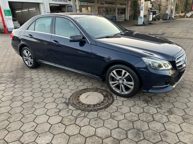 Mercedes-Benz E 220 W212 9G-tronik Avangarde, снимка 3 - Автомобили и джипове - 43777443