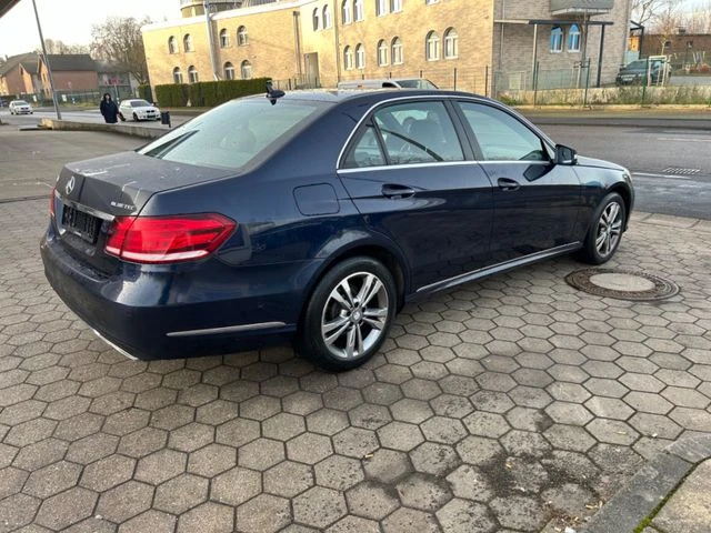 Mercedes-Benz E 220 W212 9G-tronik Avangarde, снимка 4 - Автомобили и джипове - 43777443