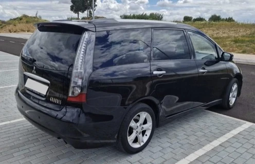 Mitsubishi Grandis Газов инжекцион , снимка 3 - Автомобили и джипове - 53773451
