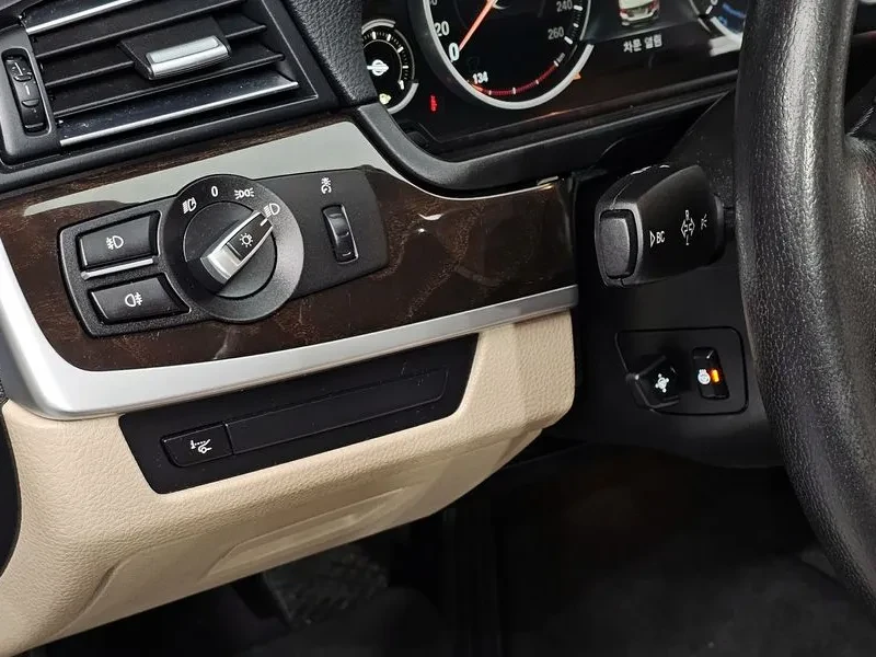 BMW 520, снимка 16 - Автомобили и джипове - 54592013