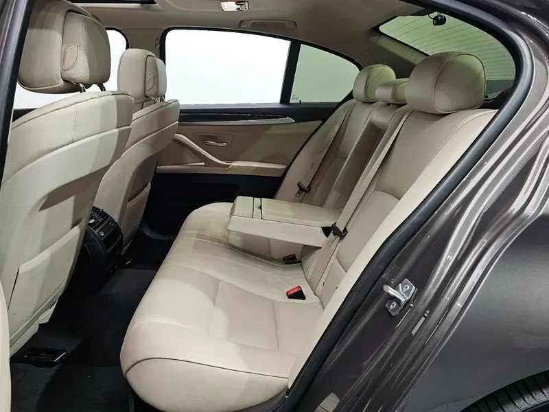 BMW 520, снимка 12 - Автомобили и джипове - 54592013