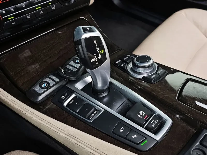 BMW 520, снимка 9 - Автомобили и джипове - 54592013